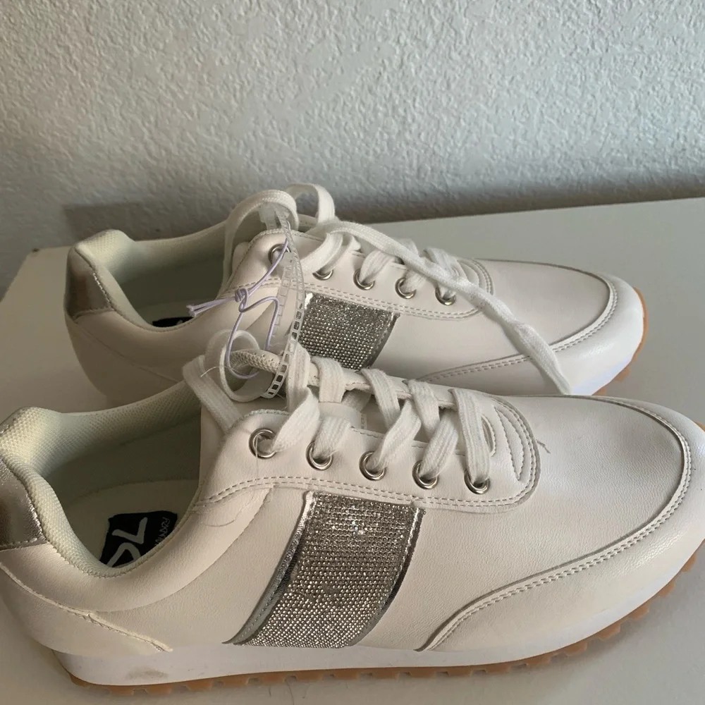 Stylish White and Silver Sneakers - Picture 4 of 9